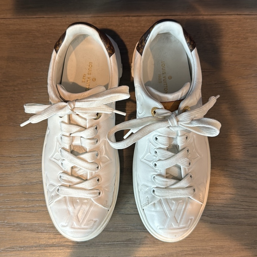 Louis Vuitton women’s Time Out Sneakers white size 37.5 - Picture 2 of 13